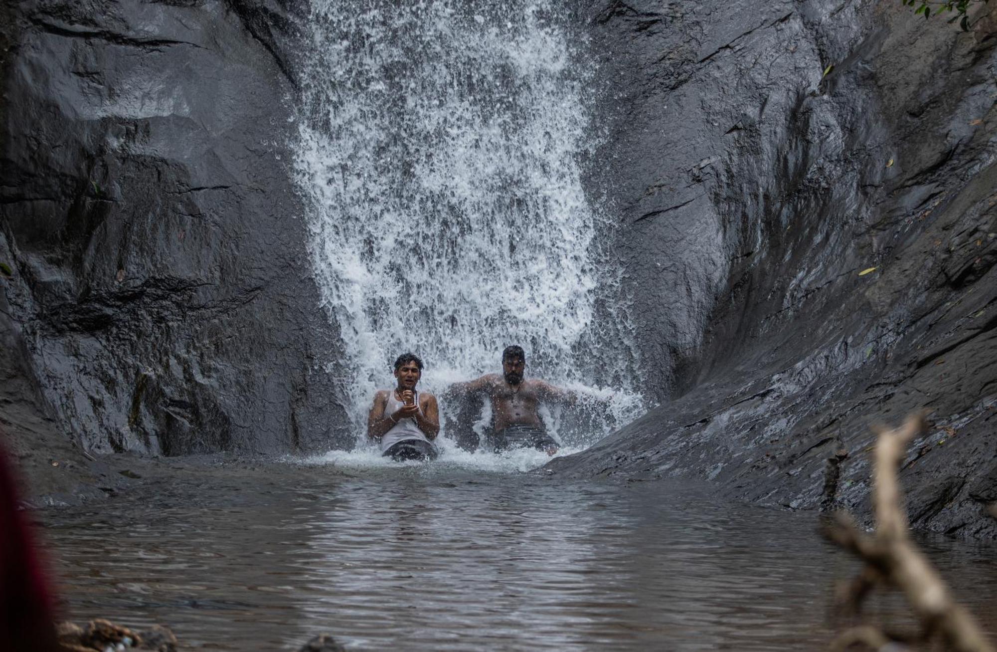 Aruvikuzhy Waterfalls Villa Kozhancheri المظهر الخارجي الصورة
